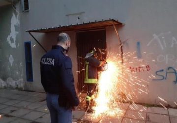 Percepisce 900 euro di reddito di cittadinanza e per "lavoro" spaccia: arrestato 29enne