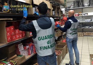 Misterbianco, sequestrate 1 milione 779 mila luminarie non sicure