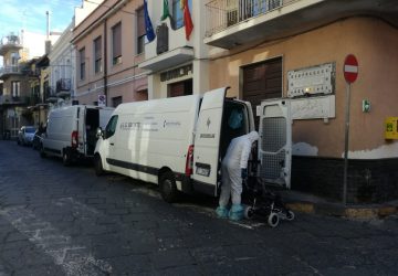 Calatabiano, distribuzione mascherine e sanificazione scuole ed uffici