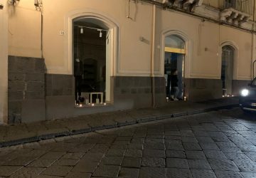 Effetto Covid, a Giarre i commercianti spengono le luci delle vetrine VIDEO