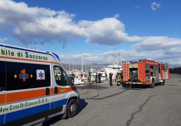 Porto di Riposto, esercitazione antincendio di Guardia Costiera e Vigili del fuoco   FOTO