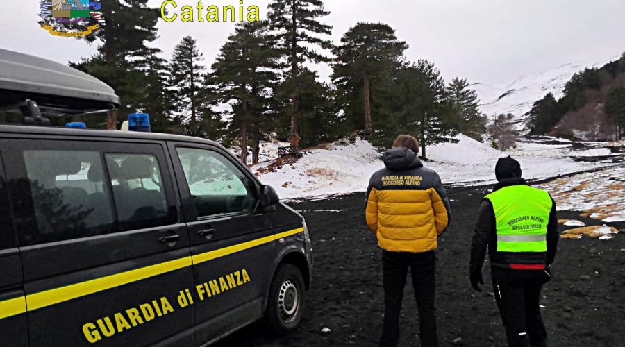 Linguaglossa, due sciatori si feriscono gravemente: intervento del Soccorso Alpino della GdF e dell’elisoccorso