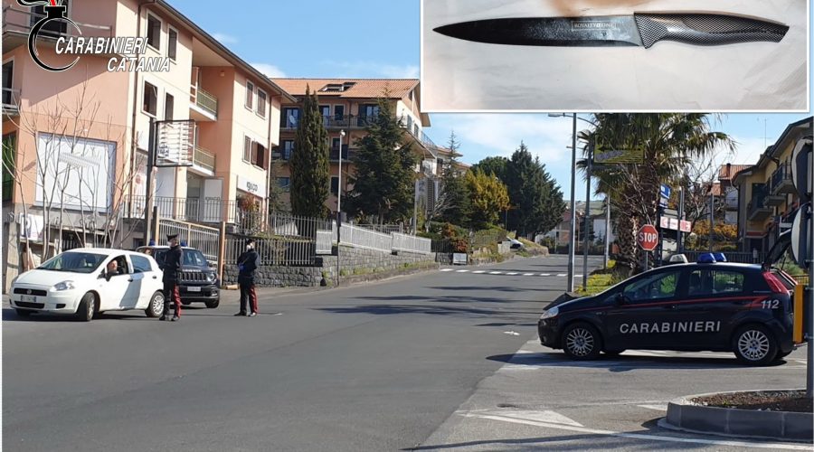 Litigano la sera di Natale e gli sfregia il volto con un coltello: arrestato