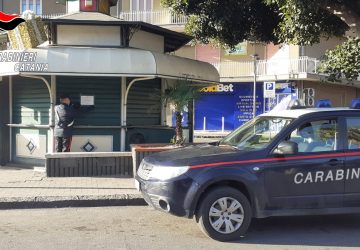 Patern&ograve; e Biancavilla, controlli anti-Covid. Apre il chiosco il giorno di Natale: chiusura di 5 giorni