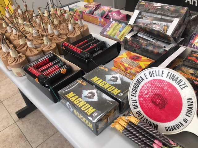 Catania: sequestrati 3.000 botti illegali. Denunciati in due