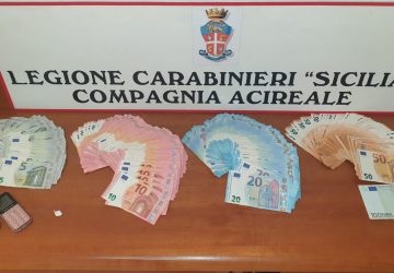 Aci Catena, disoccupato 26enne nascondeva in casa cocaina e 6.000 euro in contanti