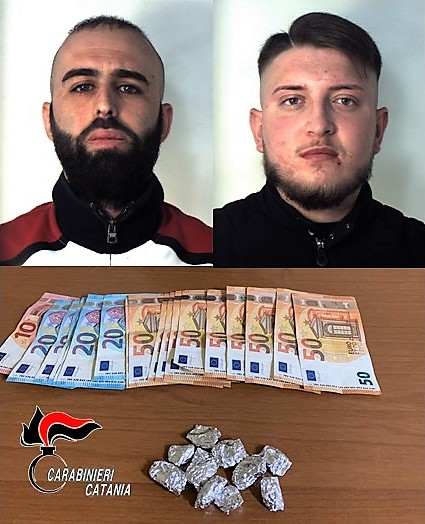 Catania, spacciavano cocaina a due passi dal Tribunale: due pusher in manette
