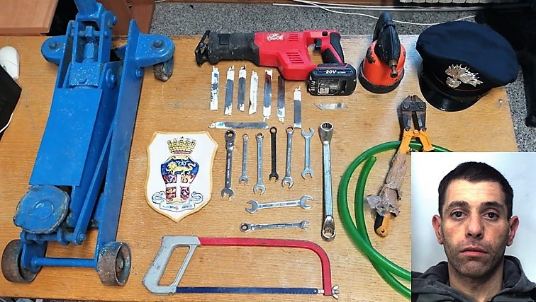 Scordia, sorvegliato & amici in giro di notte con della strana attrezzatura al seguito