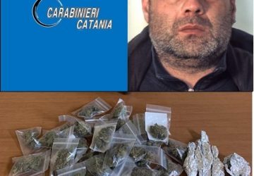 Catania, beccato mentre spaccia cocaina e marijuana in via Capo Passero
