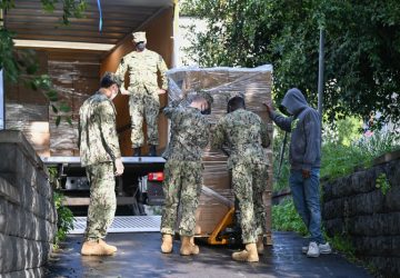 Base Usa di Sigonella dona 500.000 dollari in attrezzature mediche anti Covid a tre ospedali catanesi