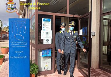 Scommette online 130 mila euro ma percepisce il reddito di cittadinanza: denunciato