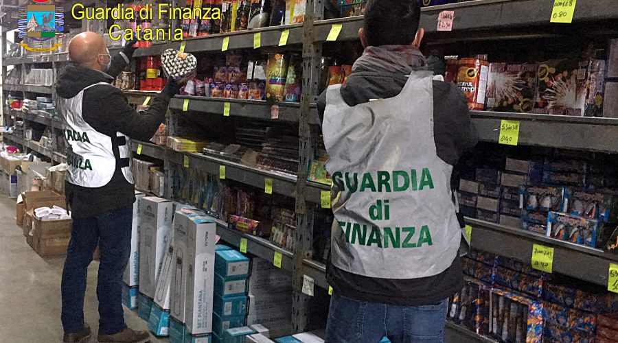 Catania, fuochi di artificio illegali. Sequestro della Guardia di finanza