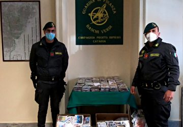 Catania, “Baschi Verdi” sequestrano oltre 13mila cd e dvd contraffatti