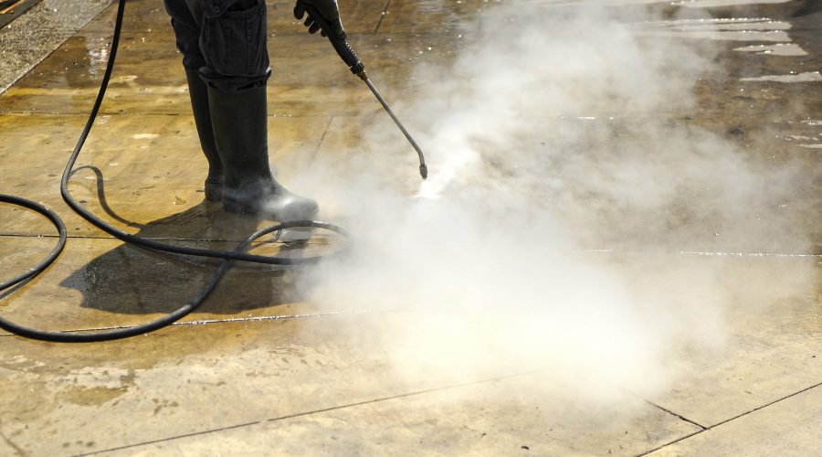 Idropulitrice versus aspirapolvere: qual è la differenza e come si usano