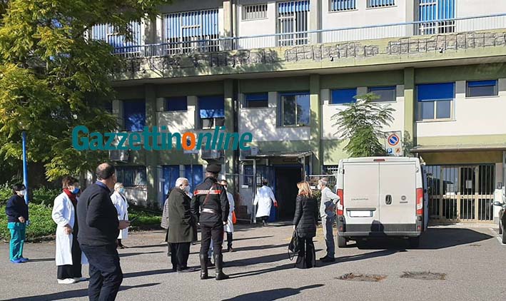 Covid-19: scortate dai carabinieri consegnate a Giarre, Acireale, Paternò e Biancavilla le prime dosi del vaccino FOTO VIDEO