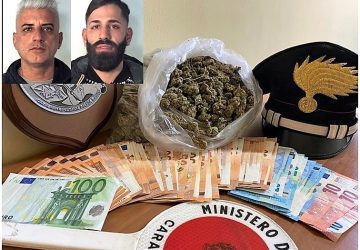 Catania, oltre mezzo chilo di marijuana in un sacco: due arresti