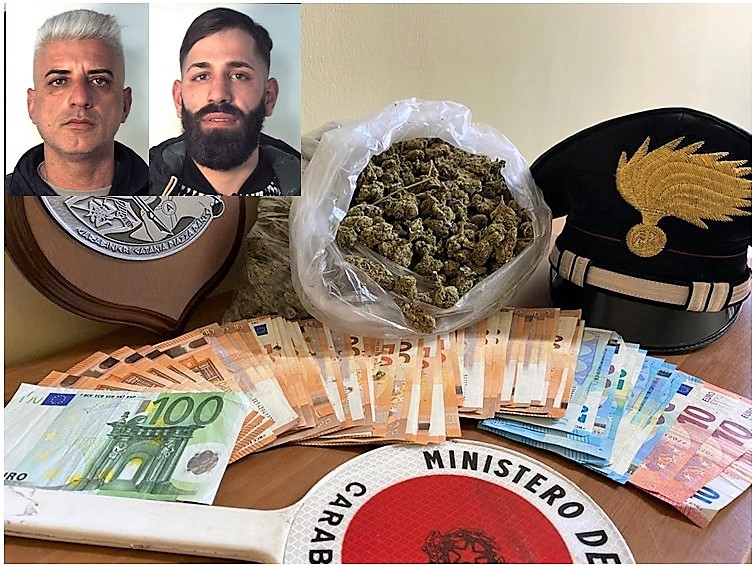 Catania, oltre mezzo chilo di marijuana in un sacco: due arresti