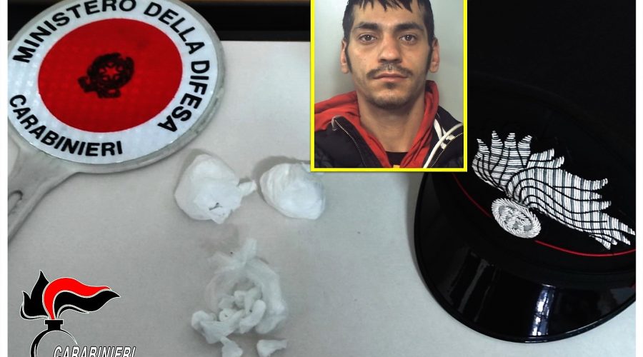 Beccato in via Galermo a Catania mentre andava a rifornire di cocaina il pusher