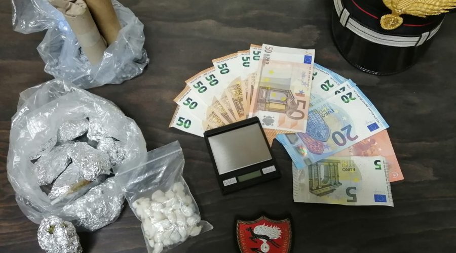 Misure Covid, controlli a tappeto dei carabinieri nel Giarrese. Arrestato per spaccio un 16enne ripostese