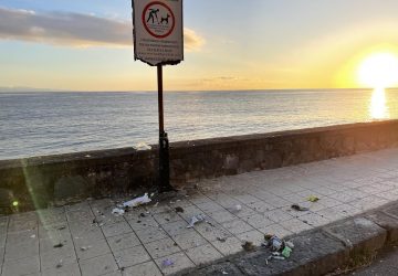 Riposto, ignobile atto di teppismo sul lungomare