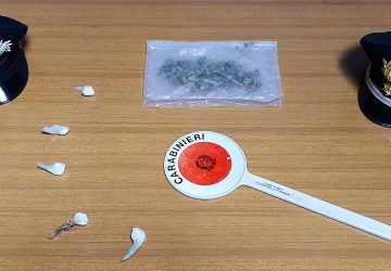 Palagonia, nascondeva in camera da letto cocaina e &ldquo;erba&rdquo;: arrestato