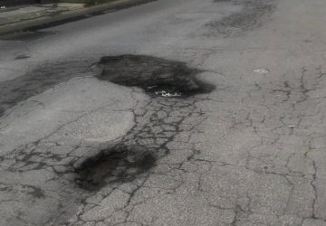 Giarre, Trepunti abbandonata. Francesco Cardillo: "Qui una buca &egrave; per sempre..."