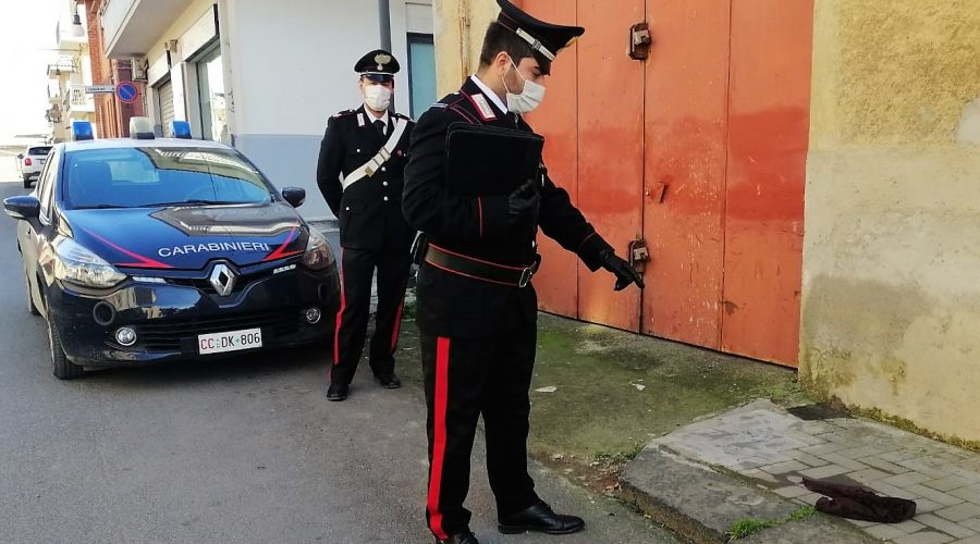 Calci e pugni alla ex in stato di gravidanza: fermato in tempo dai carabinieri