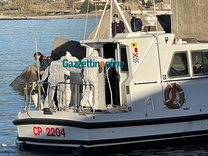 Riposto, rinvenuto in acqua il cadavere di una donna