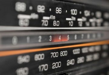 Addio alla radio FM