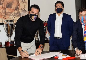 Calcio Catania, Tacopina firma il preliminare per l'acquisizione del club