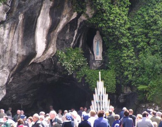 11 Febbraio, festa della Madonna di Lourdes: il poeta Rosario La Greca dedica una lirica alla Madonna