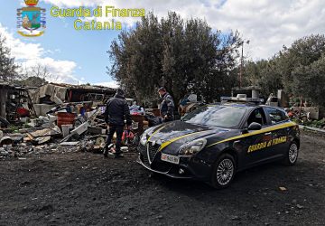 Belpasso, Gdf sequestra maxi discarica da 5mila mq e 17 strutture abusive