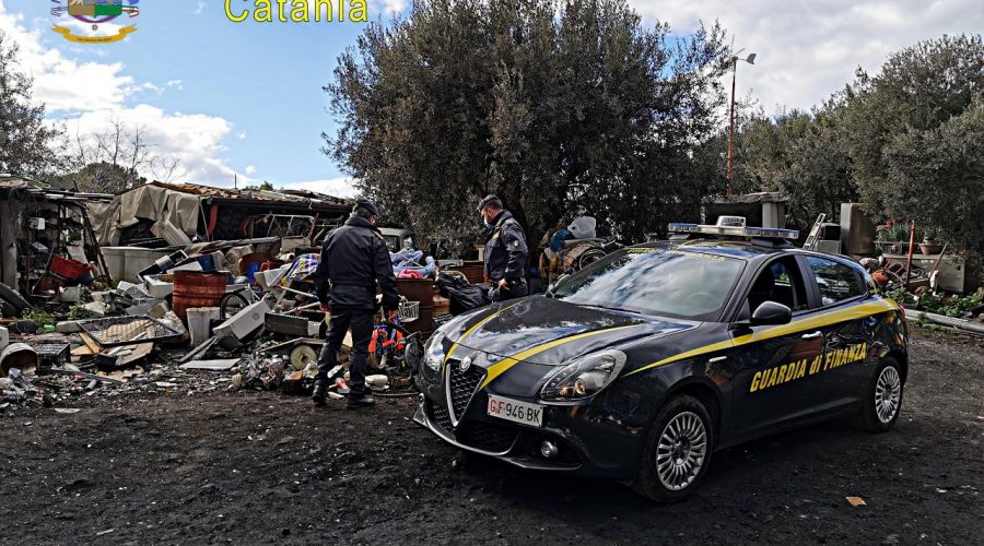 Belpasso, Gdf sequestra maxi discarica da 5mila mq e 17 strutture abusive