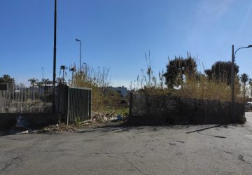 Giarre, disservizi e rifiuti alla zona artigianale. La denuncia del consigliere Arena