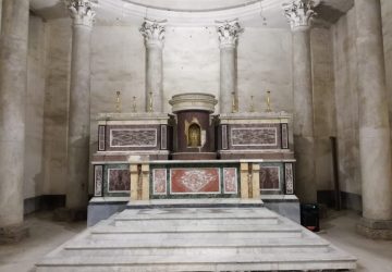 Giarre, chiesa del Convento, le repliche dei protagonisti e... la nostra
