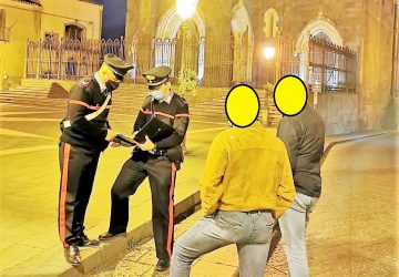 Randazzo, si assembravano davanti il bar: sanzionati