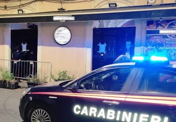 Violano il coprifuoco ascoltando musica all&rsquo;interno del pub: locale chiuso, avventori sanzionati