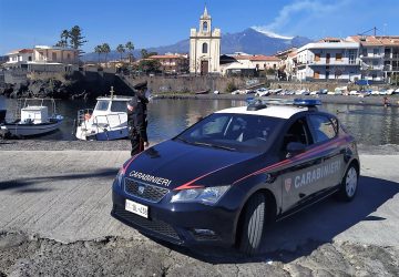 Positivo al Covid beccato mentre pescava a Stazzo: denuncia per un pregiudicato
