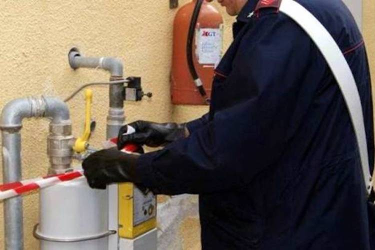 Camporotondo Etneo. Avevano manomesso il contatore del gas: denunciati