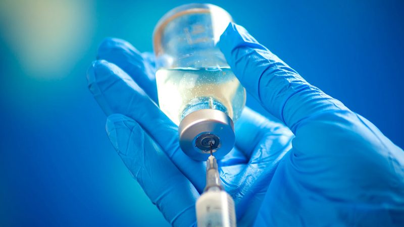 Catania, quattro medici denunciati dal Nas certificavano false esenzioni per il vaccino anti-Covid