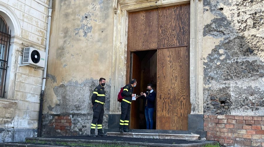 Giarre, diventa un giallo il “restauro” della chiesa del Convento. Interviene la Prefettura