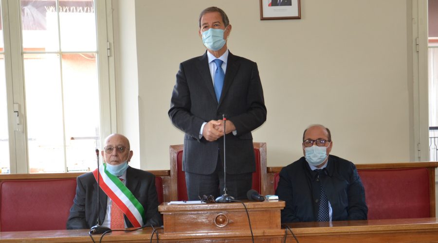 Bronte, Nello Musumeci: “sì alla diga di polo ed al polo turistico nel versante nord ovest dell’Etna”