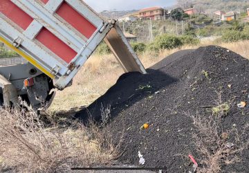 Giarre, emergenza cenere, da lunedi 5 ditte al lavoro