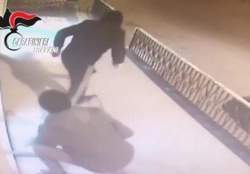 Carabinieri sventano un furto all'ATM di un ufficio postale: in manette 2 catanesi VIDEO