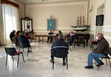 Riposto, vertice in Comune per coordinare interventi emergenza cenere