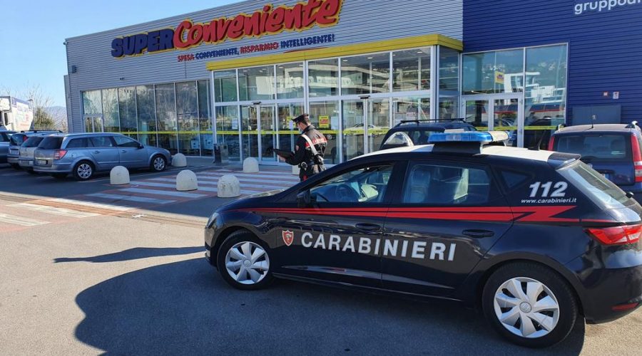 Giarre, beccate a rubare nel supermercato: arrestate due romene
