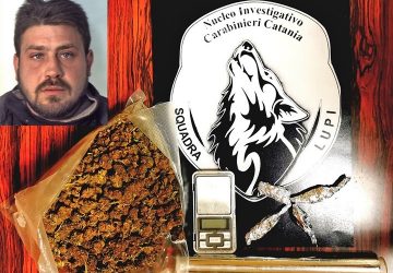 Catania, i &ldquo;Lupi&rdquo; lo stanano mentre spaccia dentro casa: arrestato
