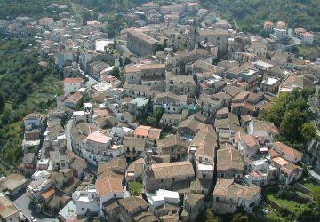 Castiglione di Sicilia: avviato progetto per vendere oltre 1000 unità abitative ad 1 euro
