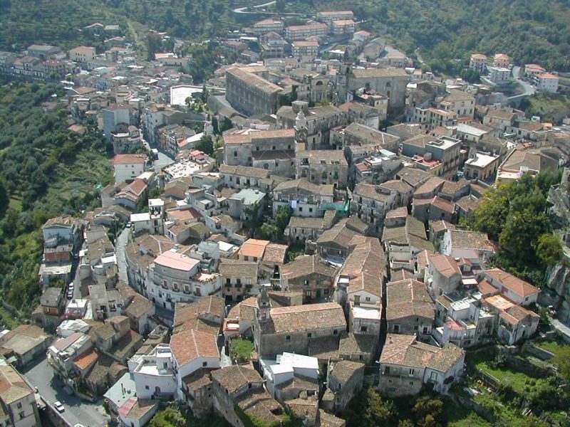 Castiglione di Sicilia: avviato progetto per vendere oltre 1000 unità abitative ad 1 euro