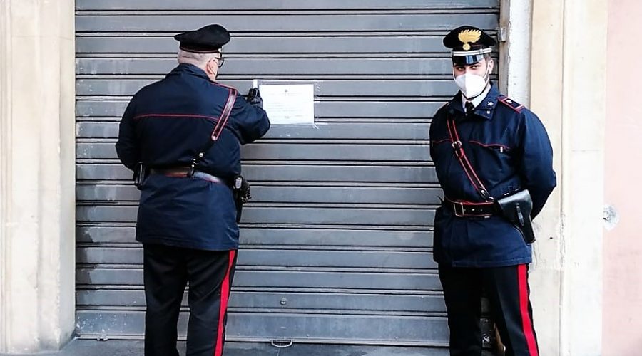 Catania, chiuso un ristorante, denunciate quattro persone